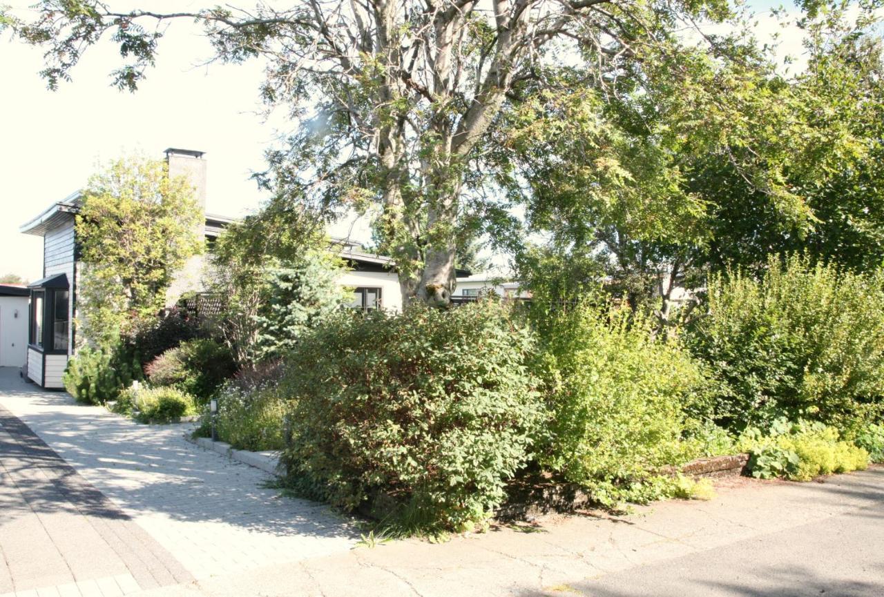 Spacious & Refurbished 1 Bedroom Apartment In Suburban Reykjavik Garthabaer Bagian luar foto