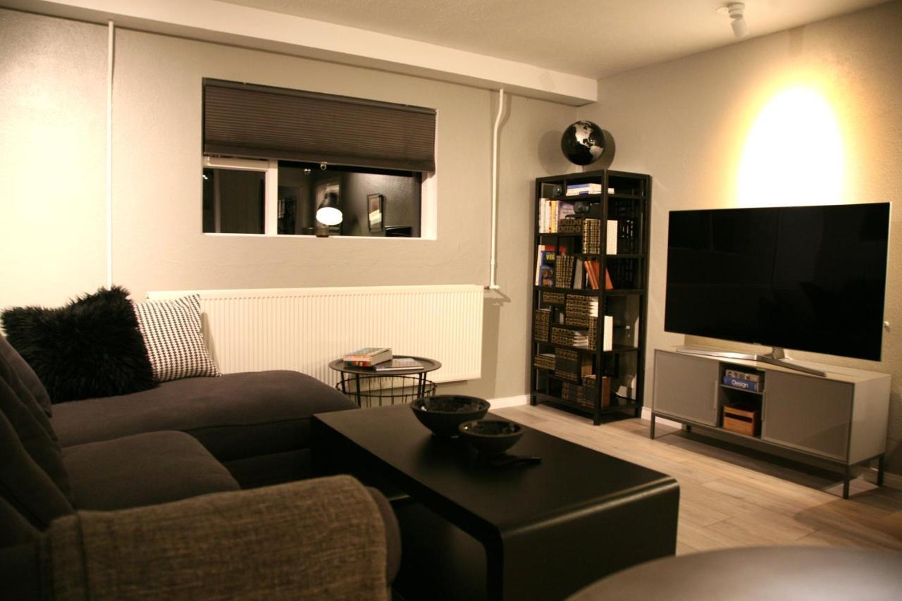 Spacious & Refurbished 1 Bedroom Apartment In Suburban Reykjavik Garthabaer Bagian luar foto