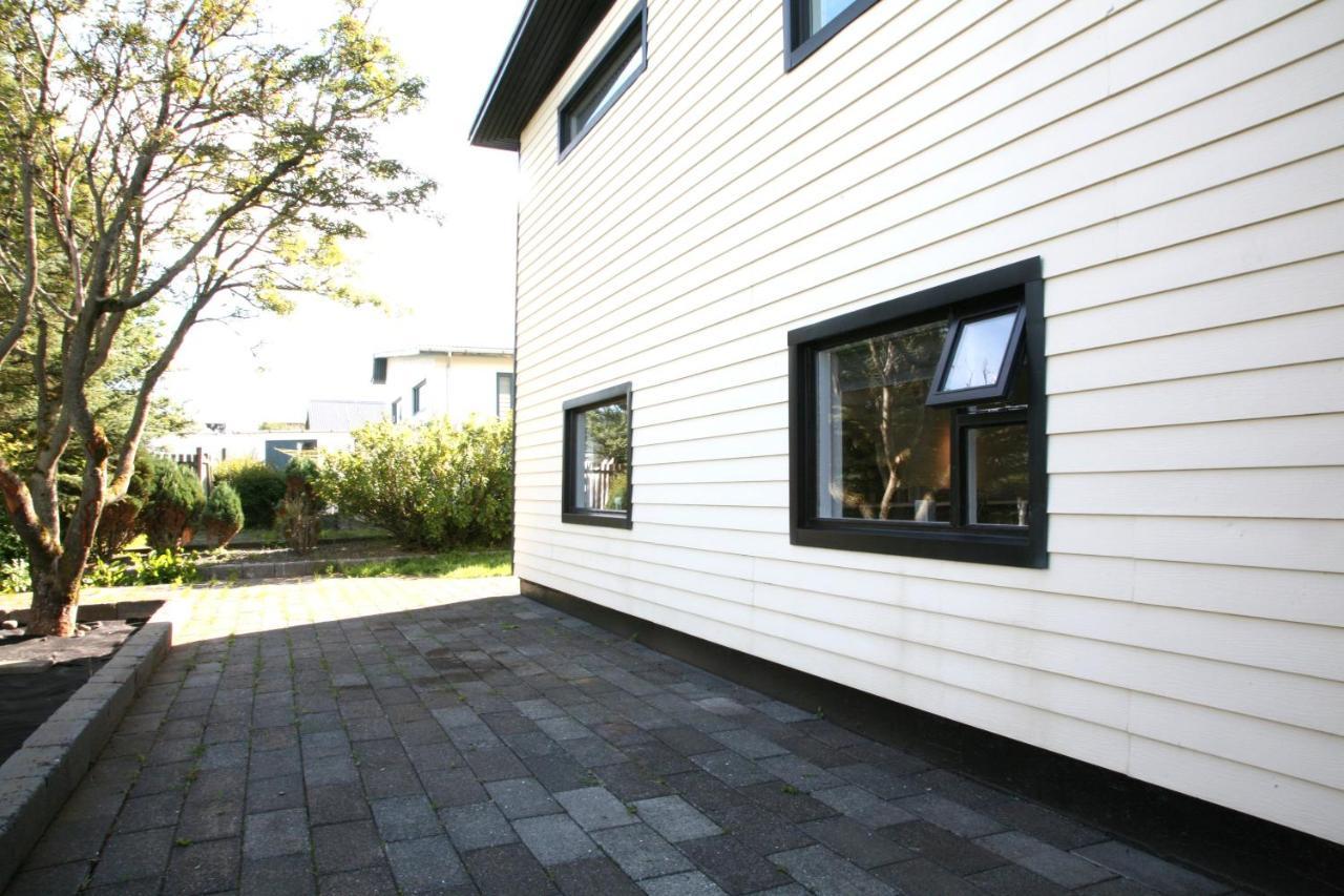 Spacious & Refurbished 1 Bedroom Apartment In Suburban Reykjavik Garthabaer Bagian luar foto